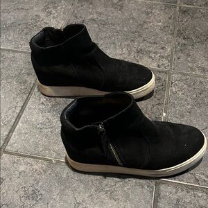 Universal Thread Black Wedge Sneakers